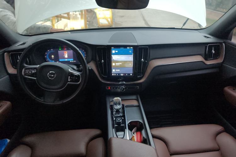 Used Volvo XC60 2022 B5 4x4 Smart Luxury Edition