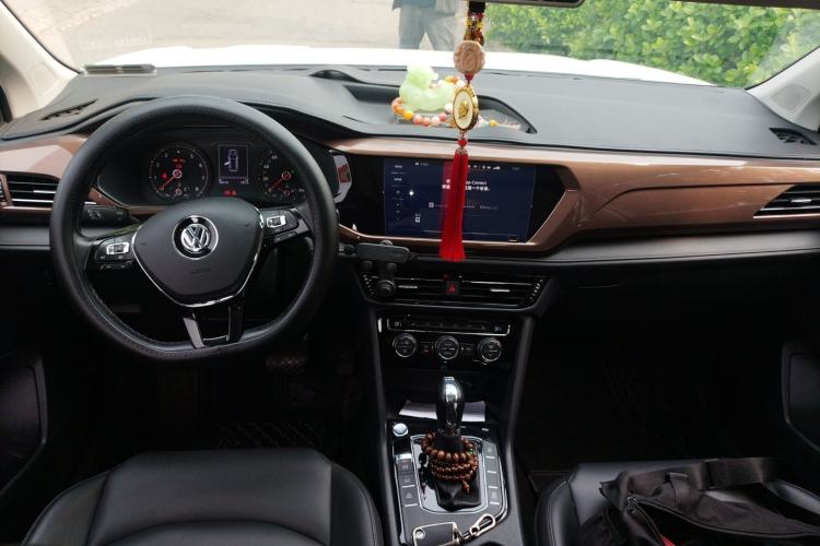 Used Volkswagen Tharu 2020 280TSI Two-Wheel Drive Luxury Edition China VI Standard Center Console