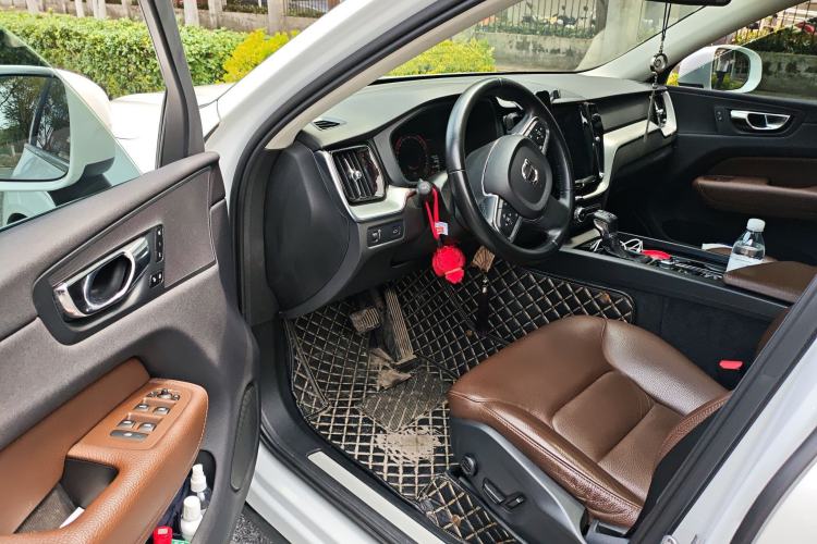 Used Volvo XC60 2020 T5 4x4 Zhiyi Luxury Edition