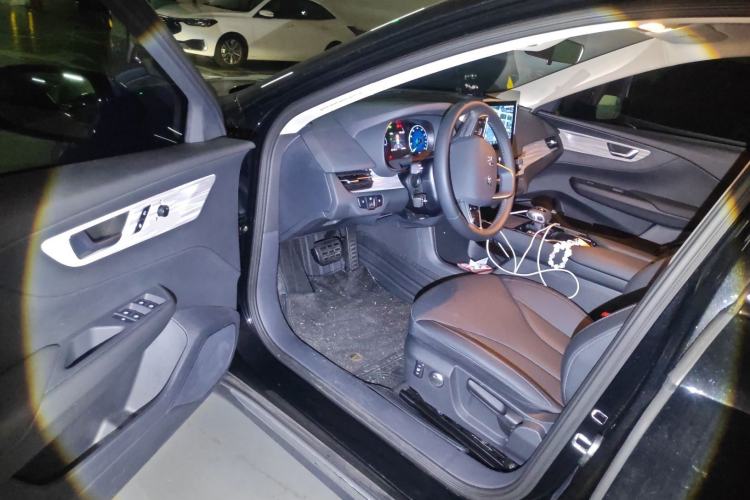 Used Hongqi E-QM5 2024 610 km PLUS
