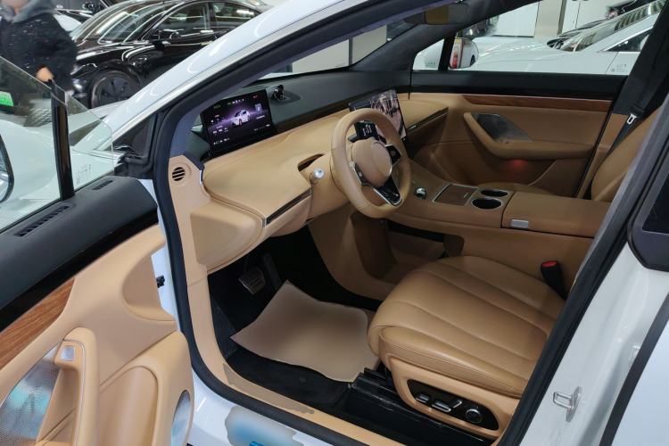 Used Hima Luxeed R7 2024 All-Electric 736 km Ultra Driver Seat