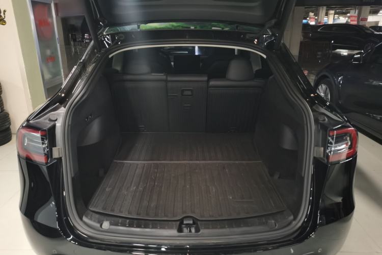 Used Tesla Model Y 2023 Rear-Wheel-Drive Version