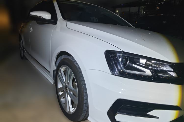 Used Volkswagen Sagitar 2018 280TSI DSG Ignite Edition Front Right 45 Deg