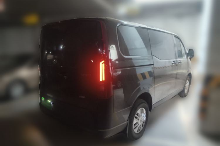 Used SAIC MAXUS Xintu V70 2023 2.0T Elite Edition Manual Transmission Short Wheelbase Low Roof 5/6 Seats (125 hp) Rear Right 45 Deg