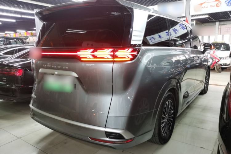 Used Denza D9 2022 DM-i 970 Four-Wheel Drive Prestige Model