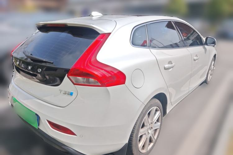 Used Volvo V40 2018 T3 Zhiya Edition Rear Right 45 Deg