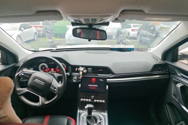 Used Haval H4 2018 Blue Label 1.5 GDIT DCT Fashion Edition Center Console