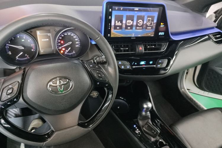 Used Toyota IZOA 2018 2.0L Yichi Edition China V Standard