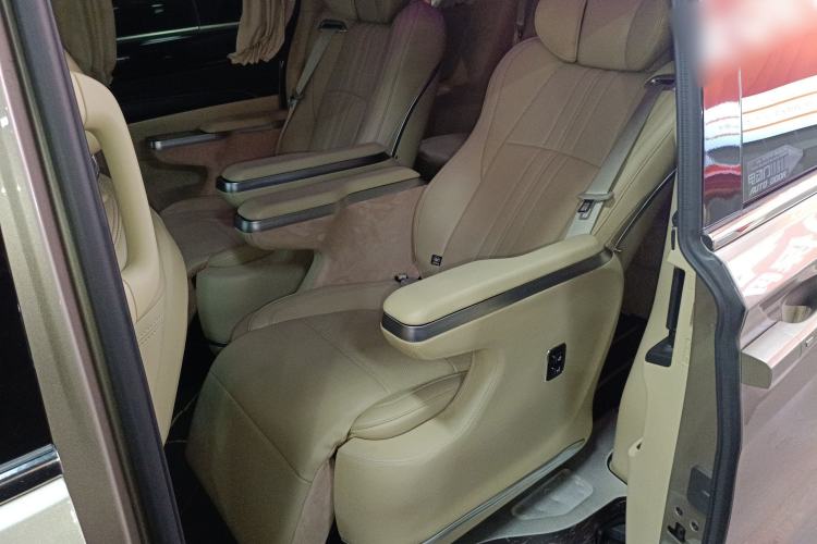 Used Buick GL8 2022 ES Landtrek 653T Luxury Edition