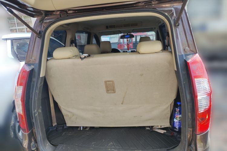 Used Wuling Hongguang 2014 1.5L S Standard Version Trunk