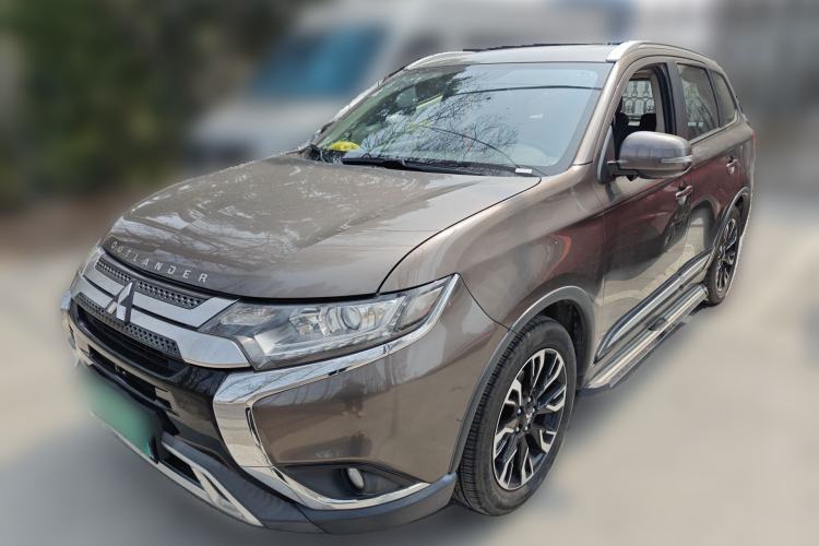 Used Mitsubishi Outlander 2019 2.0L Two-Wheel Drive Comfort Edition 7 Seats China V Emission Standard