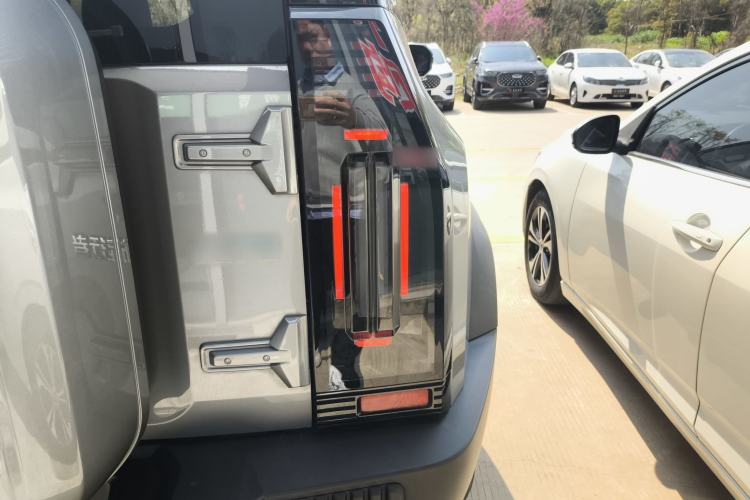 Used JETOUR Traveler 2023 1.5T Two-Wheel Drive Discovery PRO Right Rear Taillight