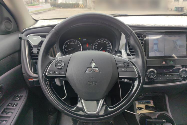 Used Mitsubishi Outlander 2016 2.4L 4x4 Luxury Edition 7-Seater