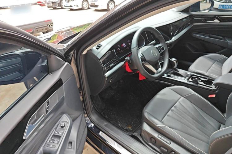 Used Volkswagen Passat 2024 330TSI Elite Edition Driver Seat