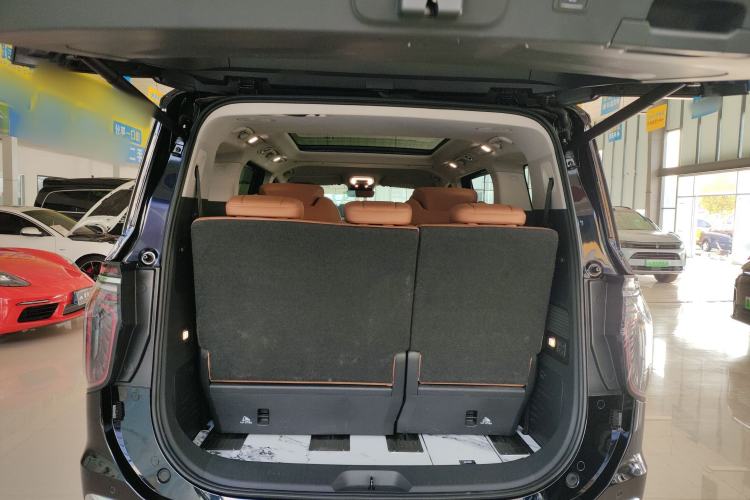 Used Hongqi HQ9 2023 2.0T Smart Connect Flagship Edition