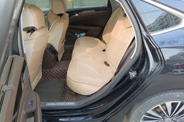 Used Volkswagen Passat 2019 330TSI Luxury Edition China VI Standard