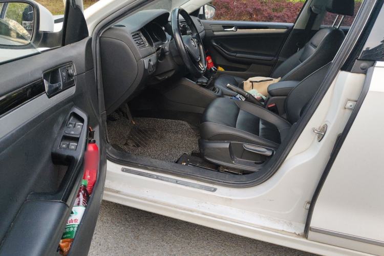 Used Volkswagen Sagitar 2018 1.6L Manual Comfort Model Driver Seat