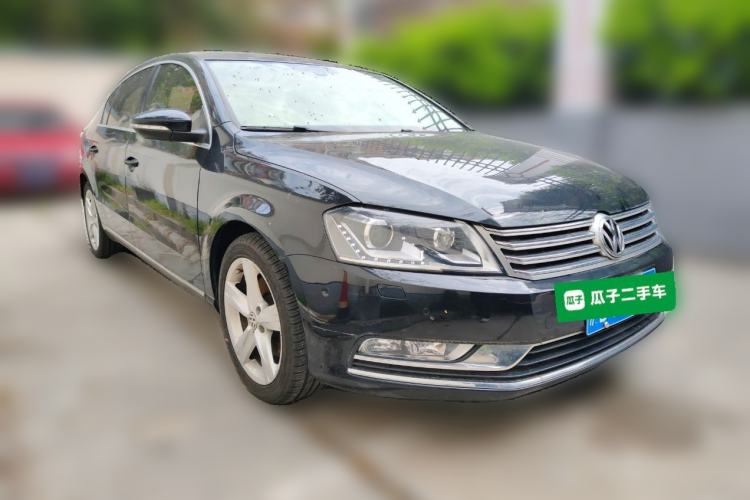 Used Volkswagen Magotan 2015 1.8TSI Prestige Model Front Right 45 Deg