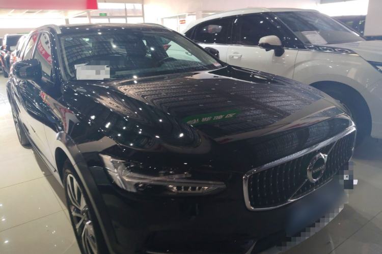 Used Volvo V90 2017 Cross Country T5 AWD Smart Range Edition Front Right 45 Deg