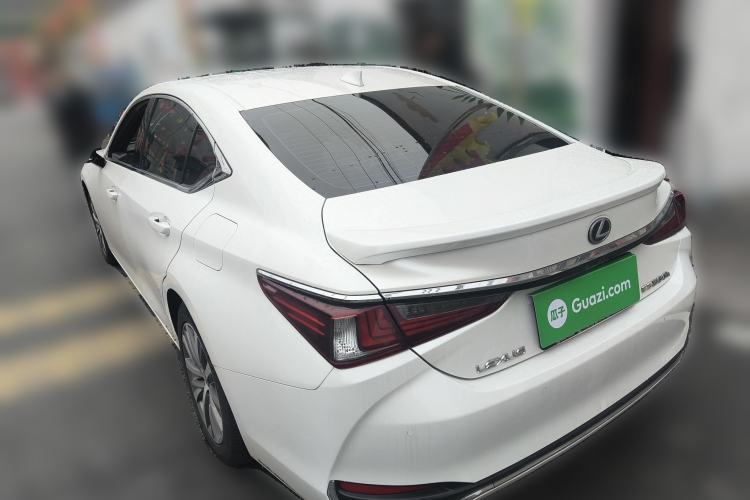 Used Lexus ES 2020 300h Premier Edition