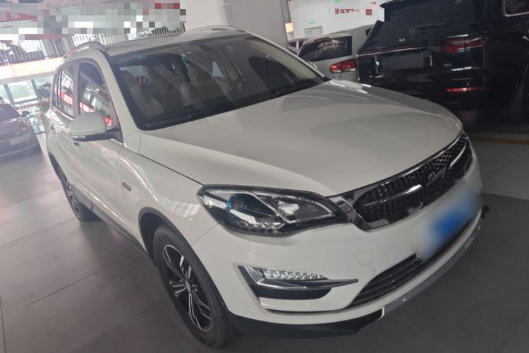 Used Zotye Domy X5 2017 Upgraded Model 1.5T Manual Luxury Version Front Right 45 Deg
