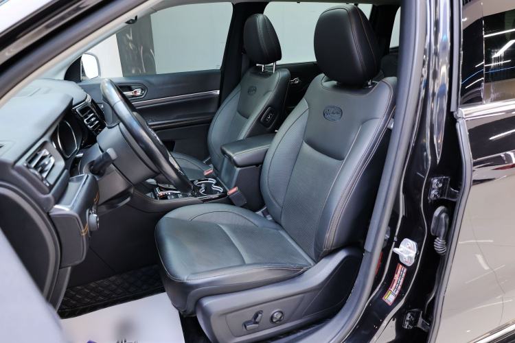 Used Jeep Grand Commander 2018 2.0T Four-Wheel Drive Smart Enjoyment Version China V Emission Standard
