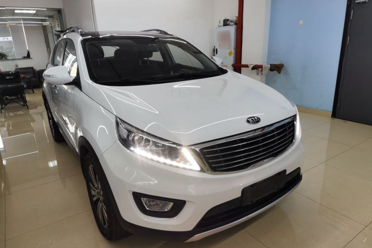 Used Kia Sportage R 2015 2.0L Automatic Two-Wheel Drive DLX Model Exterior 1