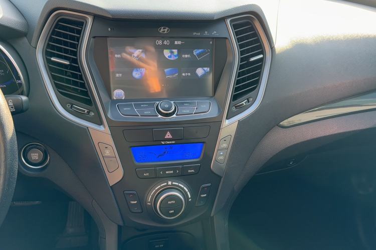 Used Hyundai Santa Fe 2013 2.4L Automatic Two-Wheel Drive Smart Version