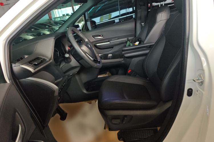 Used Toyota SIENNA 2023 2.5L Hybrid Deluxe Edition