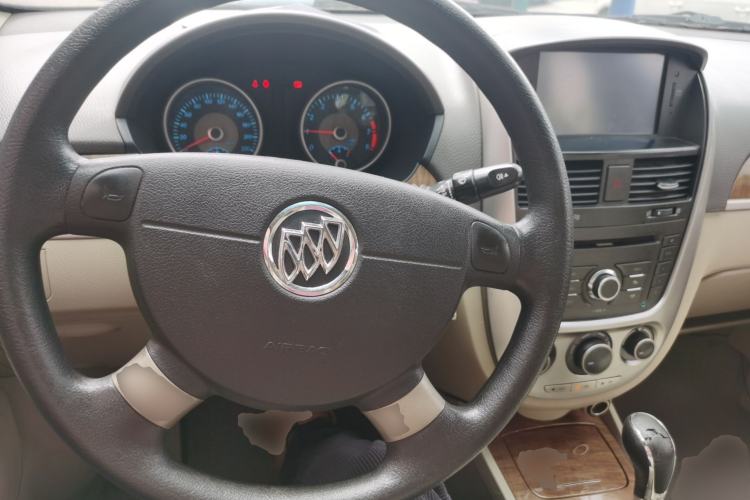 Used Buick Excelle 2015 1.5L Automatic Classic Model Center Console