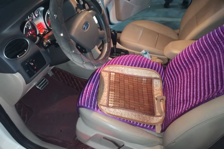 Used Ford Focus 2011 Hatchback 1.8L Automatic Fashion Edition Driver Seat