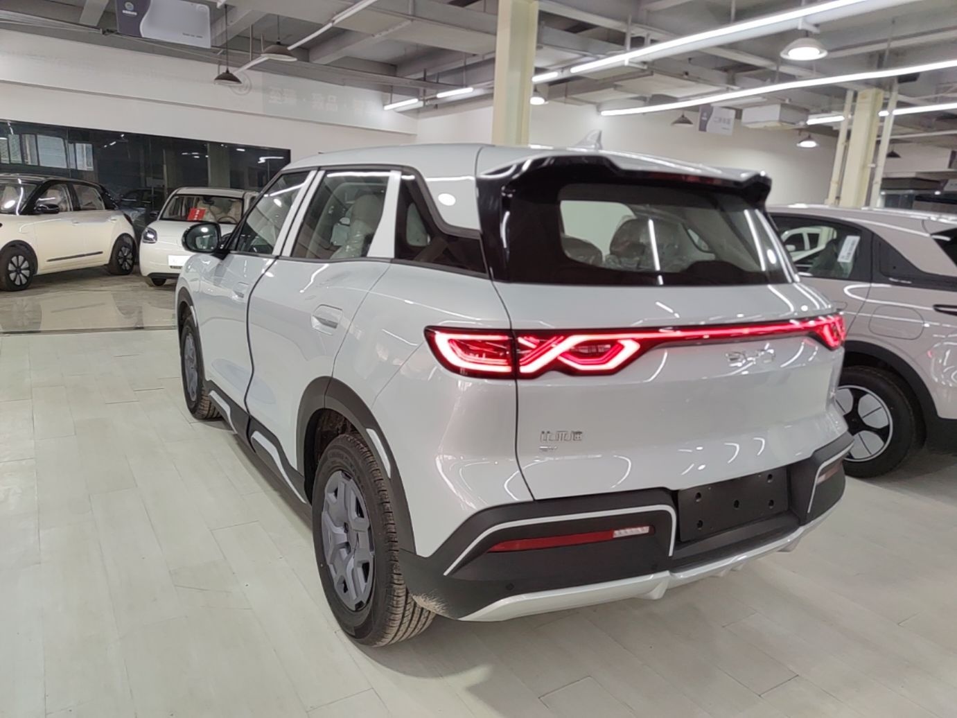 BYD Yuan UP 2025 Model 301KM Leading Version — снимка 4
