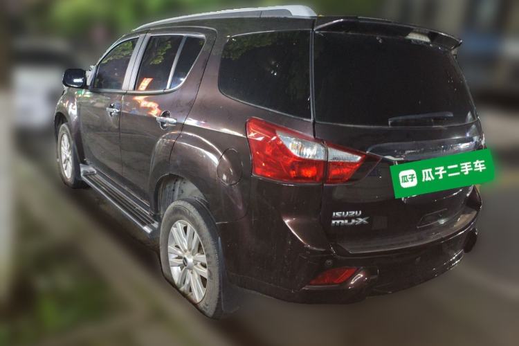 Used Isuzu mu-X 2017 3.0T Four-Wheel Drive Automatic Luxury 7-Seater China V Emission Standard
