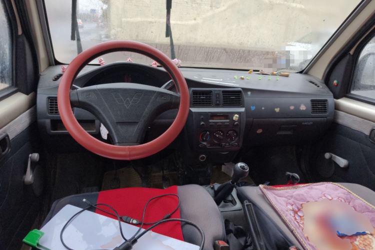 Used Wuling Rongguang 2011 1.2L Base Version
