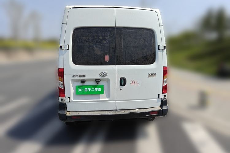 Used SAIC MAXUS Xintu V80 2019 2.5T Classic Model 6-Speed Manual Aotong Long Wheelbase Mid-Height 7-Seater