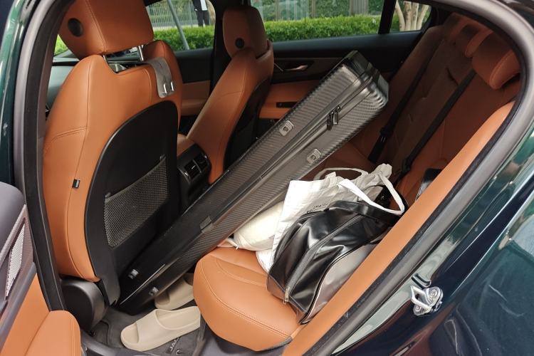 Used Jaguar XEL 2025 2.0T 250 PS R-DYNAMIC 90th Anniversary Edition Left Rear Seat