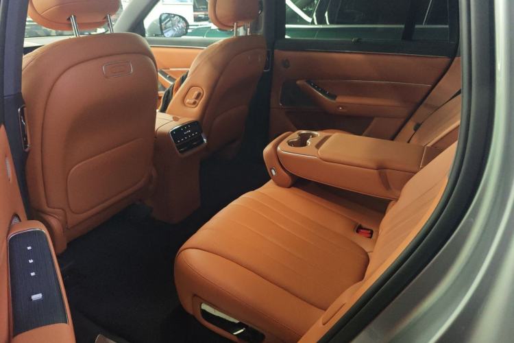 Used Hima AITO M8 2025 Extended-Range Ultra Version 53.4 kWh 5-Seater Edition Left Rear Seat