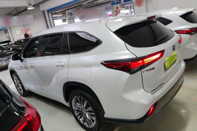 Used Toyota Highlander 2023 2.5L Smart Electric Hybrid Dual-Engine Four-Wheel Drive Prestige Version – 7 Seats
