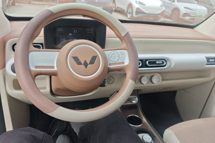 Used Wuling Hongguang MINIEV 2024 3rd Generation 215km Youth Edition Center Console