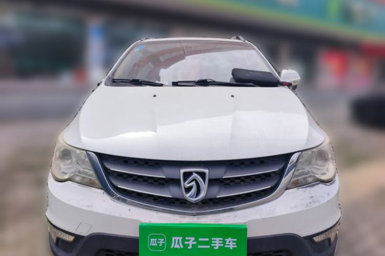 Used Baojun 730 2014 1.5L manual luxury trim 7 seats