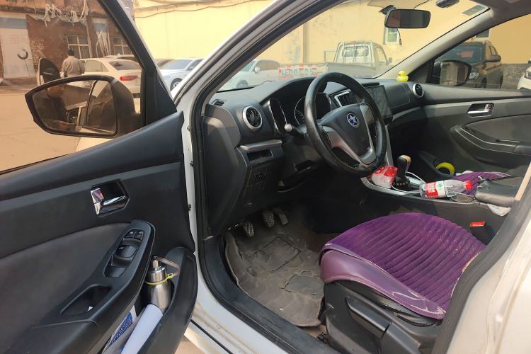 Used Venucia T70 2016 1.6L Manual Ruixing Edition