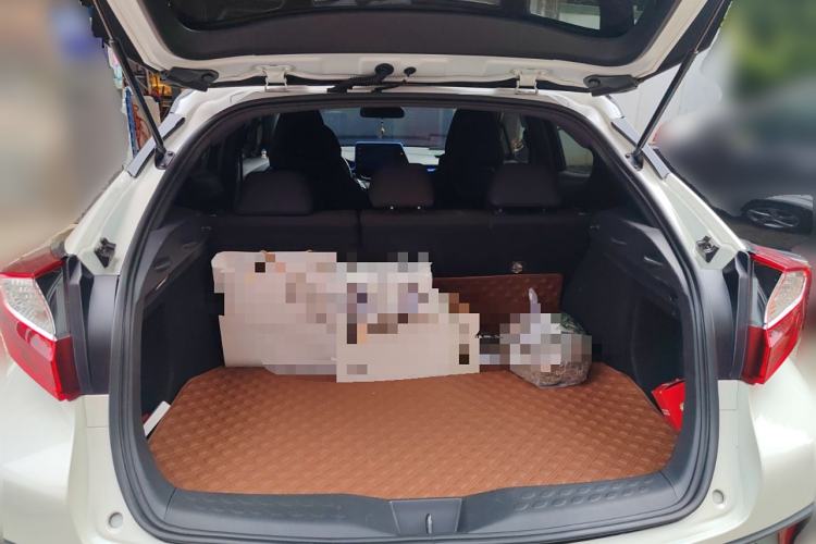 Used Toyota C-HR 2018 2.0L Elite Edition China V standard Trunk