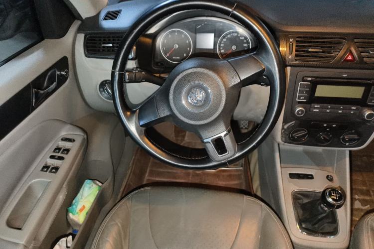 Used Volkswagen Bora 2011 1.6L Manual Comfort Version Steering Wheel