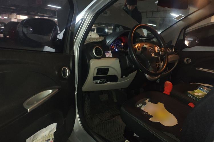 Used CHANGAN Benni mini 2012 1.0L IMT Navigation Version China IV Standard
