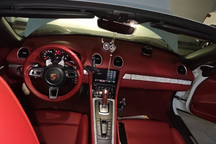 Used Porsche 718 2022 Boxster 2.0T Center Console