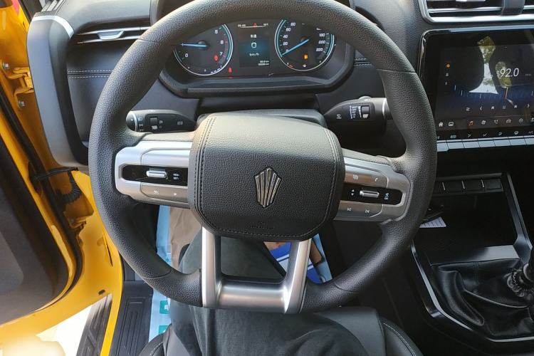 Used JMC DaDao 2023 All-Purpose 2.3T Gasoline Manual Two-Wheel-Drive Standard Wheelbase Comfort Edition