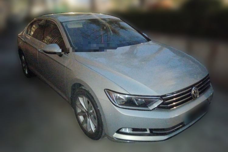 Used Volkswagen Magotan 2017 330TSI DSG Leading Model Front Right 45 Deg