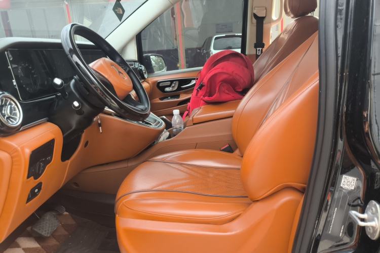 Used Mercedes-Benz Vito 2023 2.0T Elite Version 7 Seats
