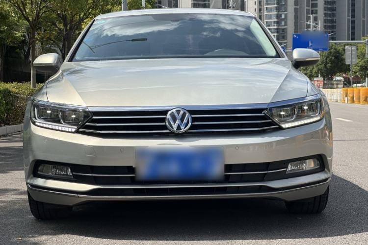Used Volkswagen Magotan 2018 Facelift 330TSI DSG Luxury Model
