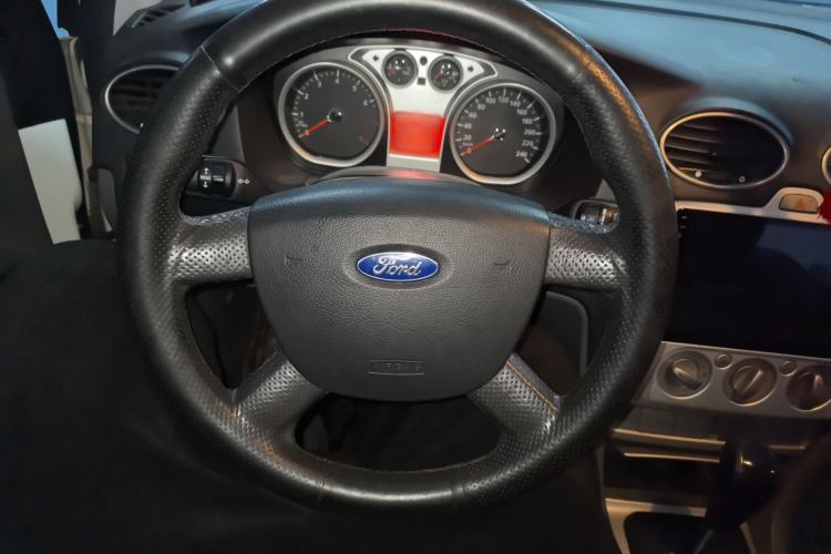 Used Ford Focus 2013 Hatchback Classic 1.8L Automatic Base Model Steering Wheel